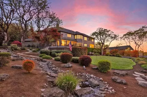 2583 Oak View Cir, Medford, OR 97504