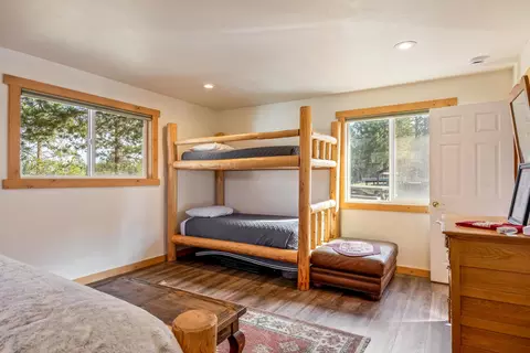 Bedroom - 53709 Riverview Dr, La Pine, OR 97739 photo 6 of 6