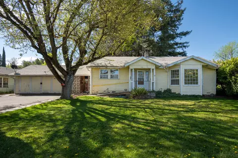 1467 S Stage Rd, Medford, OR 97501