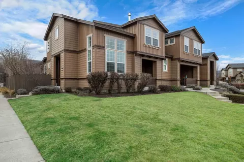 935 SW Chamberlain St, Bend, OR 97702