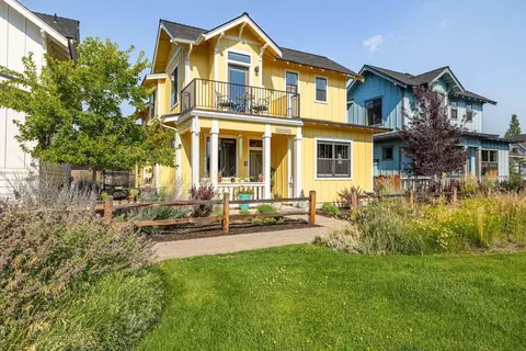 1112 N Wildflower Ln, Sisters, OR 97759