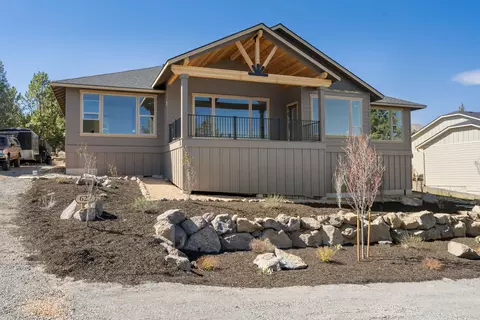 623 Goshawk Dr, Redmond, OR 97756
