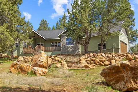 12041 Turnstone Dr, Klamath Falls, OR 97601