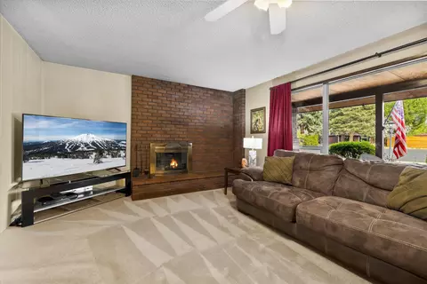 2407 NE Libby Pl, Bend, OR 97701 photo 2