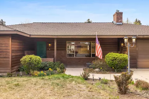 2407 NE Libby Pl, Bend, OR 97701