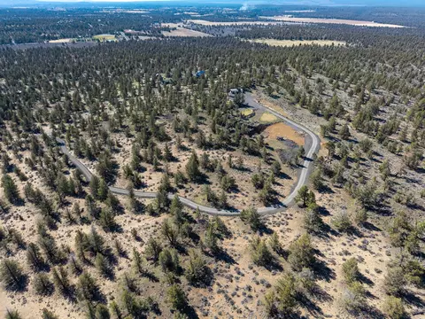 19040 Dusty Loop, Bend, OR 97703 photo 21