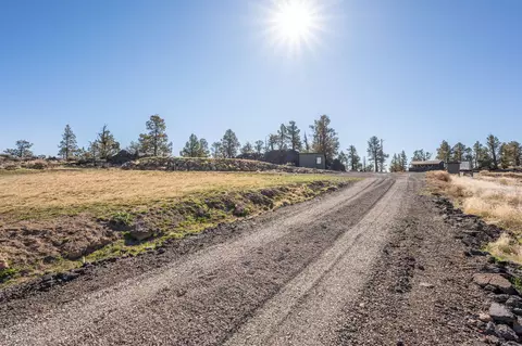19040 Dusty Loop, Bend, OR 97703 photo 18