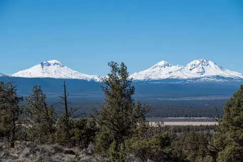 19040 Dusty Loop, Bend, OR 97703