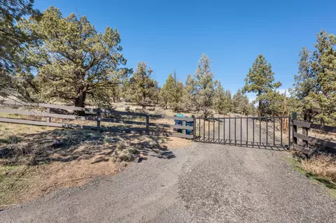 19040 Dusty Loop, Bend, OR 97703 photo 14