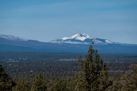 19040 Dusty Loop, Bend, OR 97703 photo 4