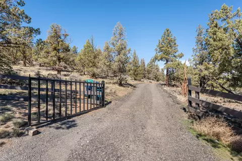 19040 Dusty Loop, Bend, OR 97703 photo 15