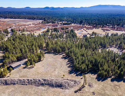 17415 Cedar Ct, Bend, OR 97707