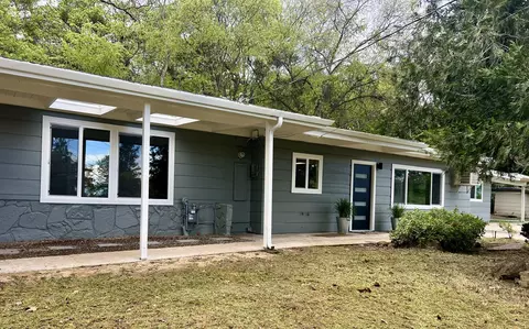 2894 Orchard Home Dr, Medford, OR 97501