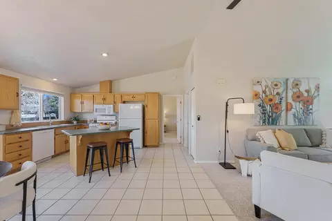 Kitchen - 63266 Gallop Ct, Bend, OR 97701 photo 4 of 4
