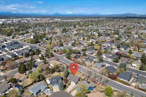 View/Area - 63266 Gallop Ct, Bend, OR 97701 photo 2 of 5