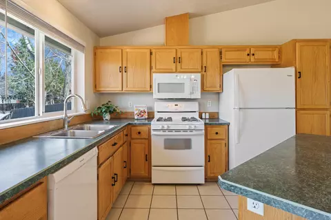 Kitchen - 63266 Gallop Ct, Bend, OR 97701 photo 1 of 4