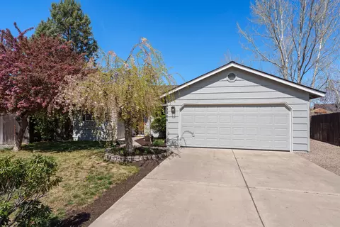 Exterior - 63266 Gallop Ct, Bend, OR 97701 photo 7 of 9