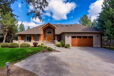 1953 Kingfisher Cir, Redmond, OR 97756