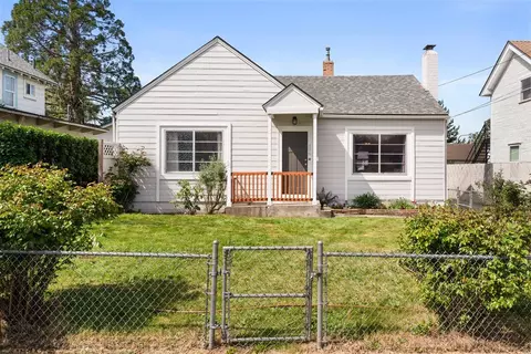406 Newtown St, Medford, OR 97501