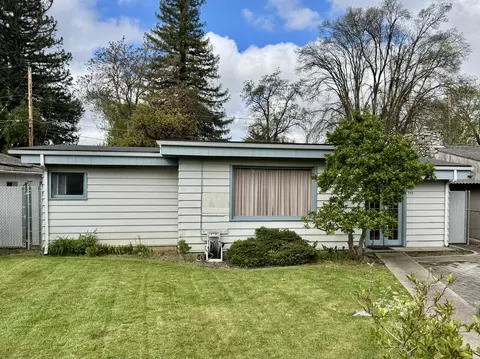 948 S Ivy St, Medford, OR 97501