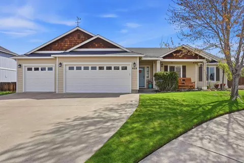 429 NE Petal Ct, Madras, OR 97741