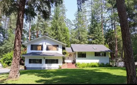 160 Hidden Valley Ln, Rogue River, OR 97537