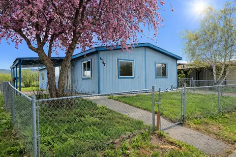 6707 Waggoner Ct, Klamath Falls, OR 97603
