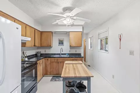 Kitchen - 1625 Cedar Flat Rd, Williams, OR 97544 photo 1 of 5