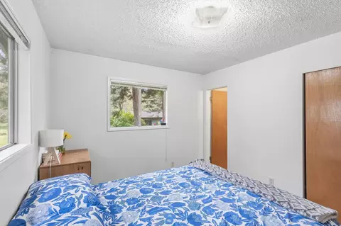 Bedroom - 1625 Cedar Flat Rd, Williams, OR 97544 photo 2 of 5