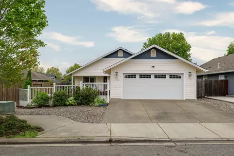 1348 George Tweed Blvd, Grants Pass, OR 97527