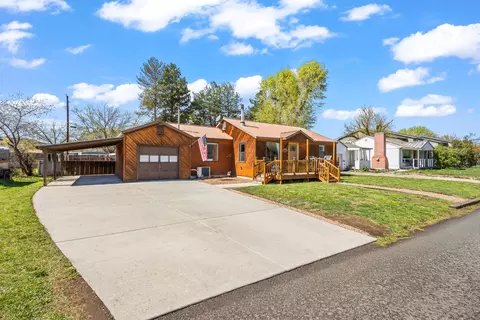681 SE Dunham St, Prineville, OR 97754