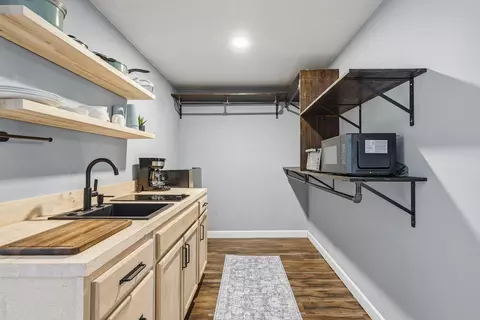 Kitchen - 18949 Baker Rd, Bend, OR 97702 photo 3 of 3