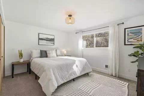 Bedroom - 18949 Baker Rd, Bend, OR 97702 photo 4 of 8
