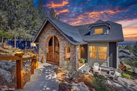 3042 NW Colonial Dr, Bend, OR 97703