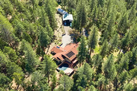 5225 Sterling Creek Rd, Jacksonville, OR 97530