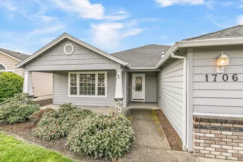 1706 Dragon Tail Pl, Medford, OR 97504