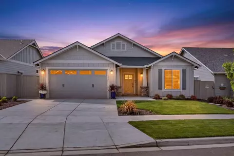 3954 Wyoming Ln, Medford, OR 97504
