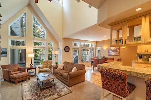 57050 Peppermill Cir #27-A, Sunriver, OR 97707