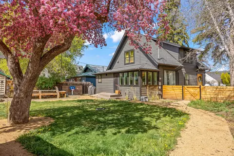 213 NW Riverside Blvd, Bend, OR 97703