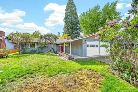 Exterior - 146 Sharon Dr, Phoenix, OR 97535 photo 3 of 9