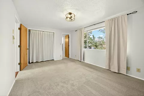 Bedroom - 146 Sharon Dr, Phoenix, OR 97535 photo 4 of 5