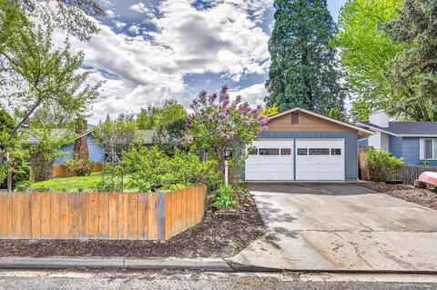 146 Sharon Dr, Phoenix, OR 97535