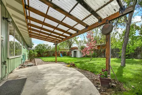 Exterior - 146 Sharon Dr, Phoenix, OR 97535 photo 9 of 9