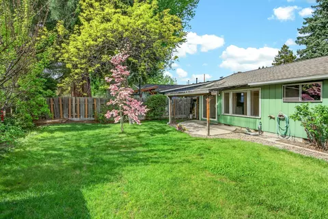 Exterior - 146 Sharon Dr, Phoenix, OR 97535 photo 8 of 9