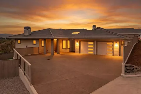 5611 Autumn Park Dr, Medford, OR 97504