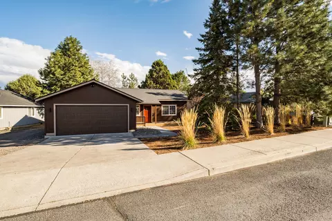 1710 NE Heavenly Ct, Bend, OR 97701