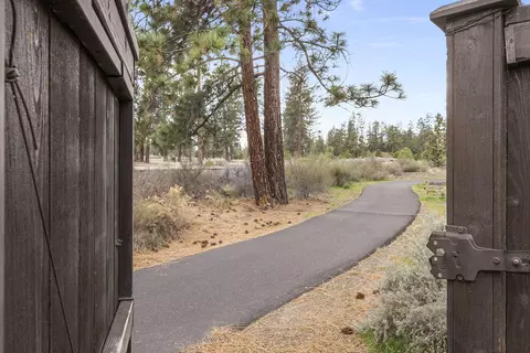 60439 Hedgewood Ln, Bend, OR 97702 photo 35