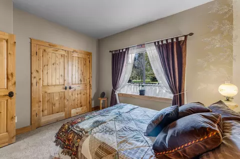 Bedroom - 55162 Lazy Riv, Bend, OR 97707 photo 5 of 7
