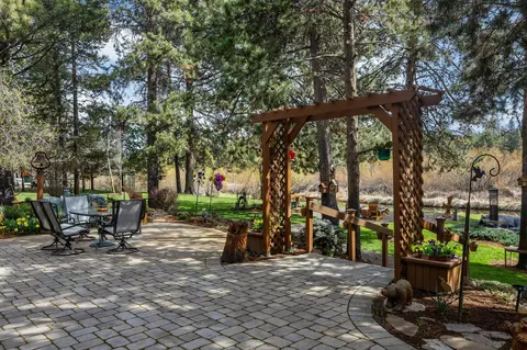 Exterior - 55162 Lazy Riv, Bend, OR 97707 photo 5 of 19