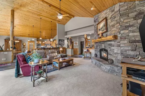 Living - 55162 Lazy Riv, Bend, OR 97707 photo 4 of 4